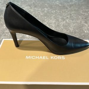 Michael Kors black leather pumps